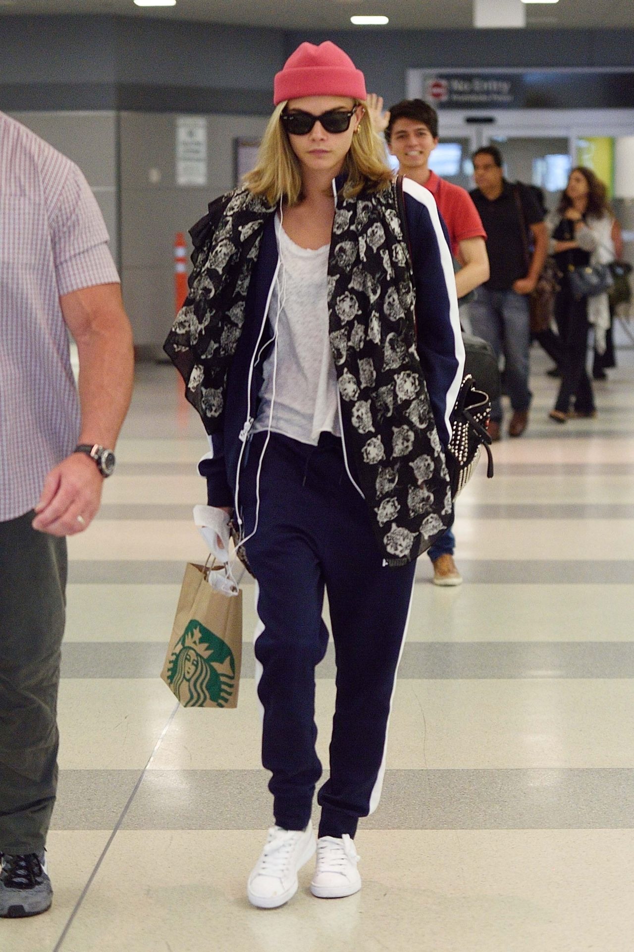 Cara Delevingne Travel Outfit Jfk Airport In Nyc