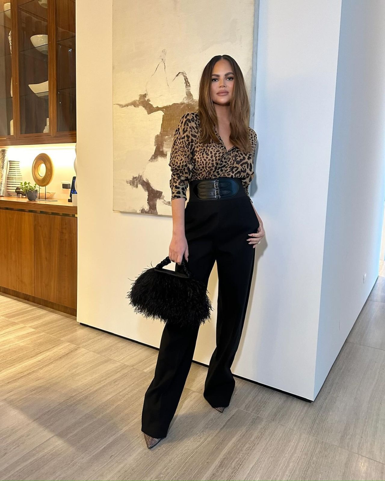 Chrissy Teigen Outfit