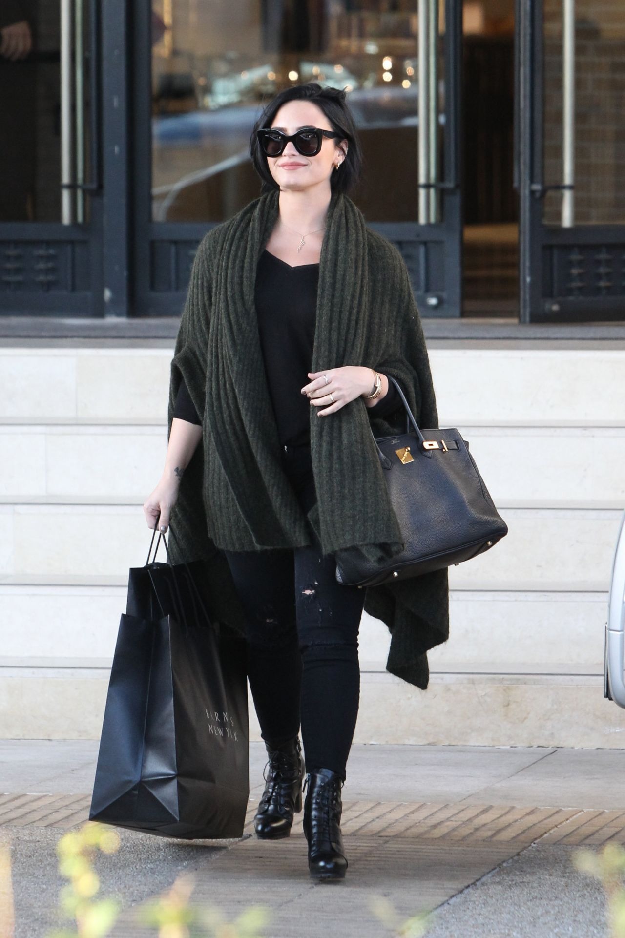 Demi Lovato Shopping At Barneys New York Store In Beverly Hills Ca