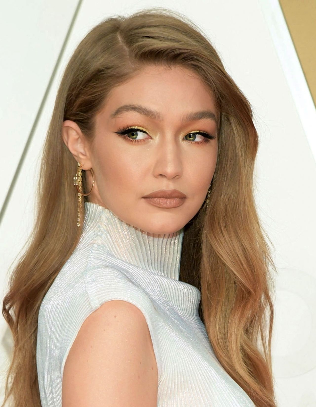 Gigi Hadid Top Images W20y20