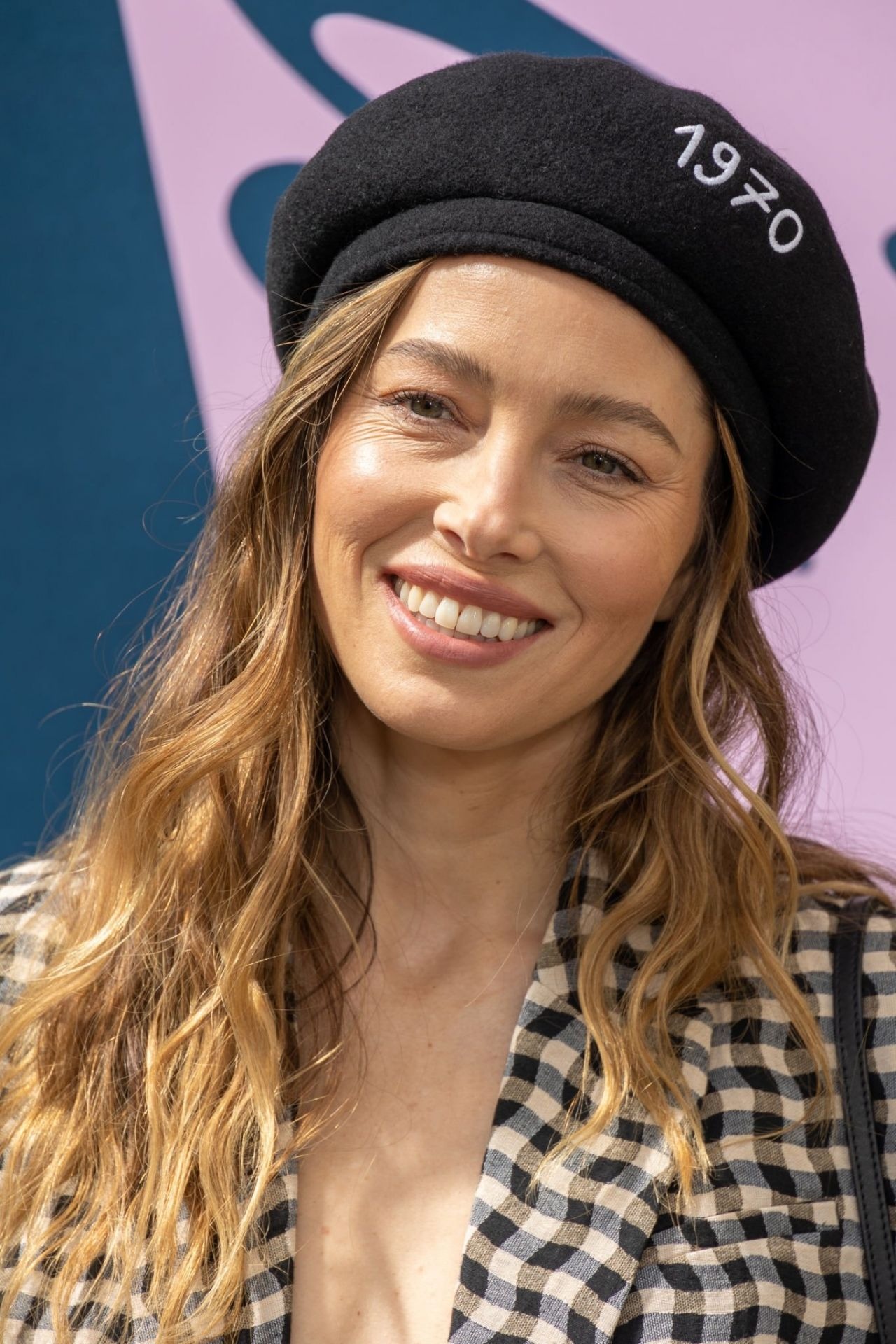 Jessica Biel Kenzo Menswear Show At Paris Fashion Week