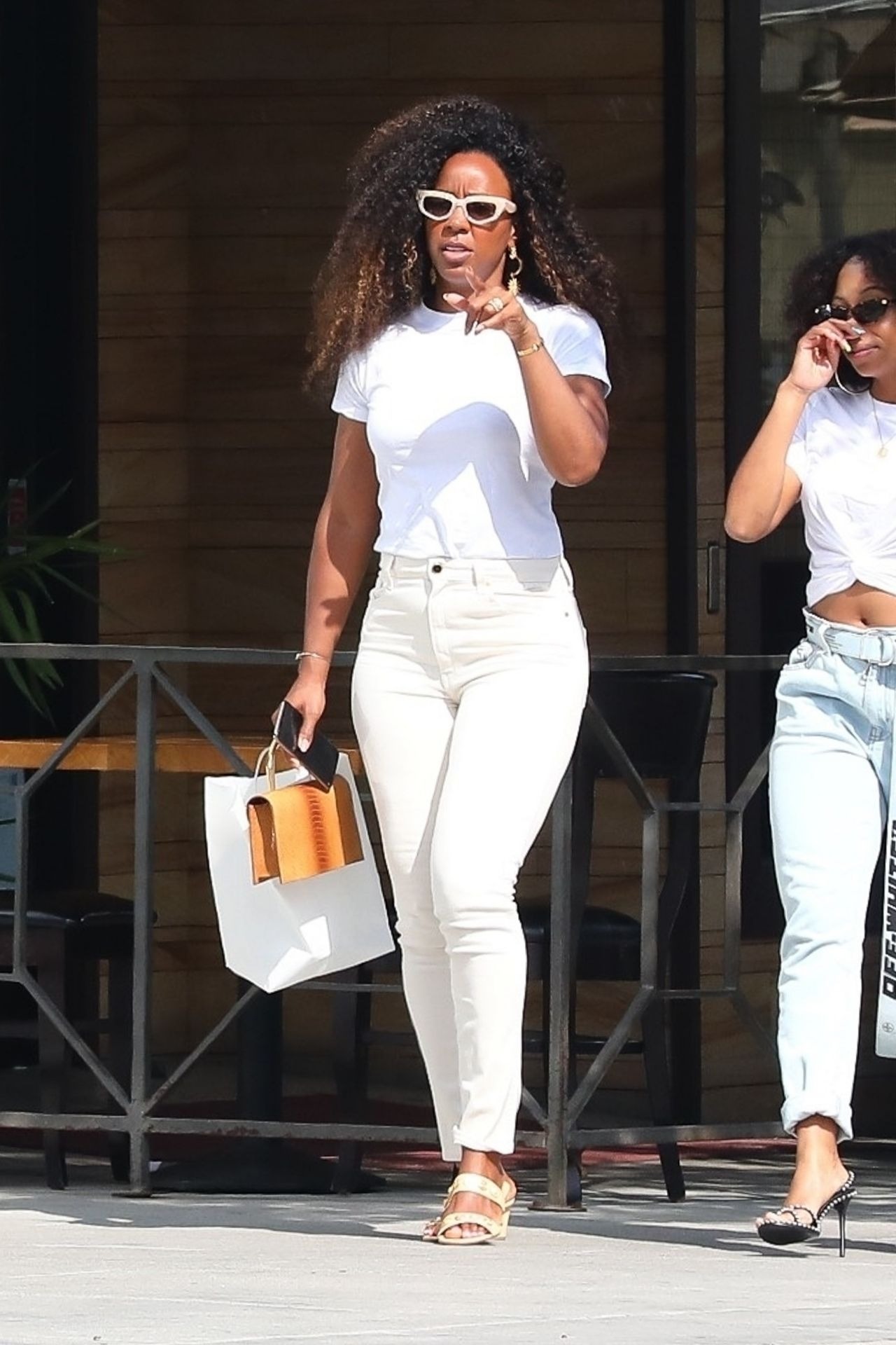 Kelly Rowland Shopping In Beverly Hills