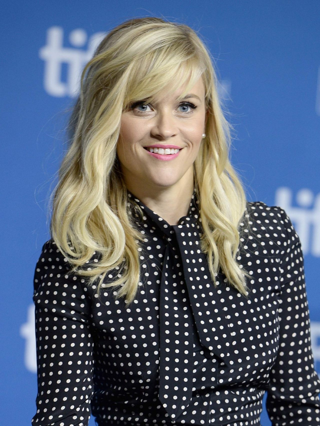 Reese Witherspoon Speaks Onstage At The Good Lie Press Conference Tiff_1