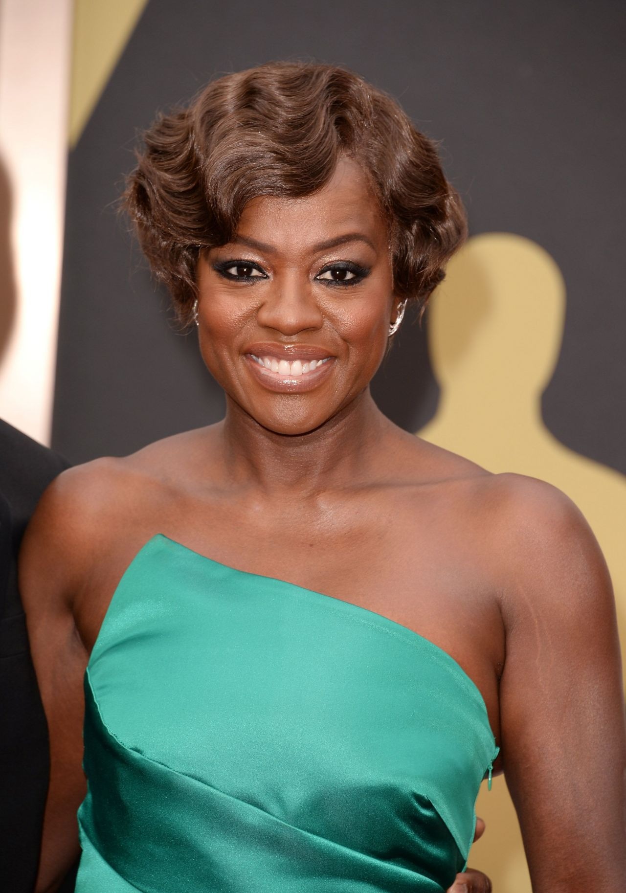 Viola Davis In Escadath Annual Academy Awards_2