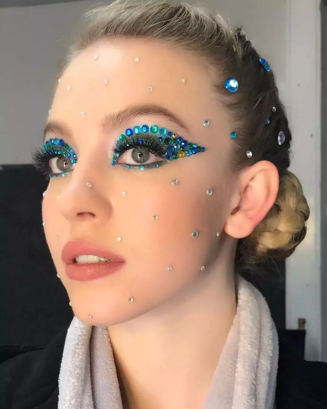 Cassies Rhinestone Look