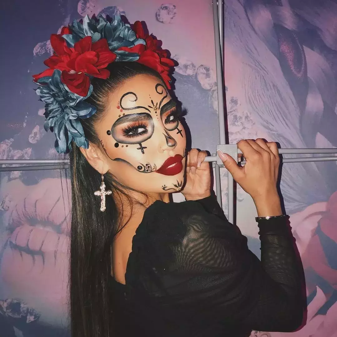 Chic Dia De Los Muertos Makeup