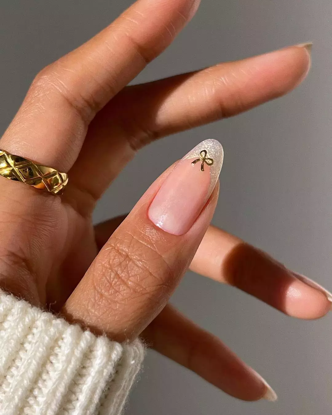 Gold Bow Nails