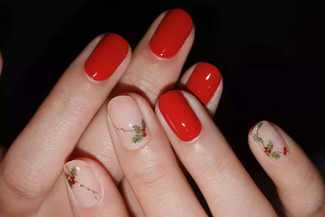 Holly Nail Design