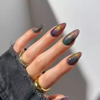 Multichrome Nail Design