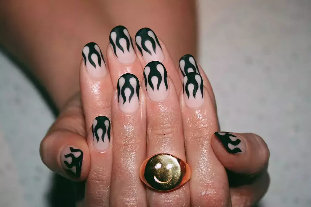 Nail Idea Matte Black Flames