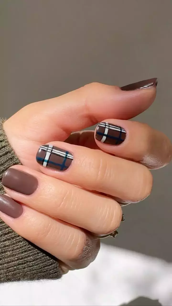 Plaid Nails