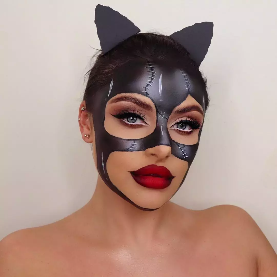 Sexy Cat Woman Halloween Makeup