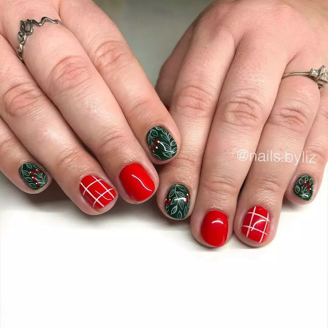 Short Christmas Nails