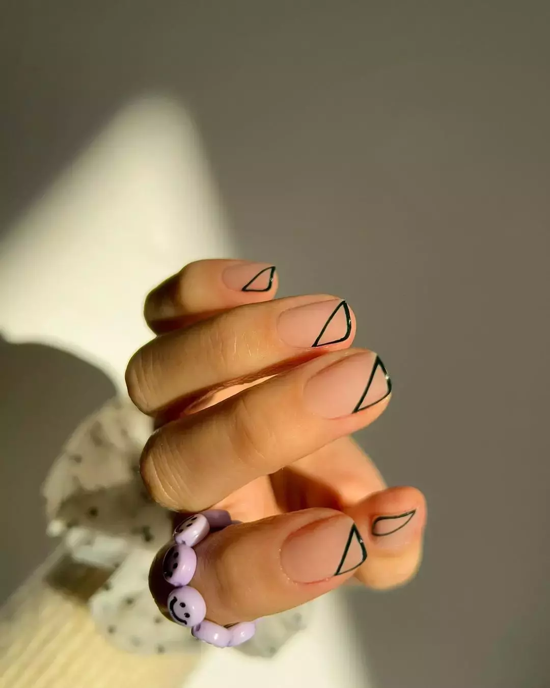 Triangle Graphic Nails