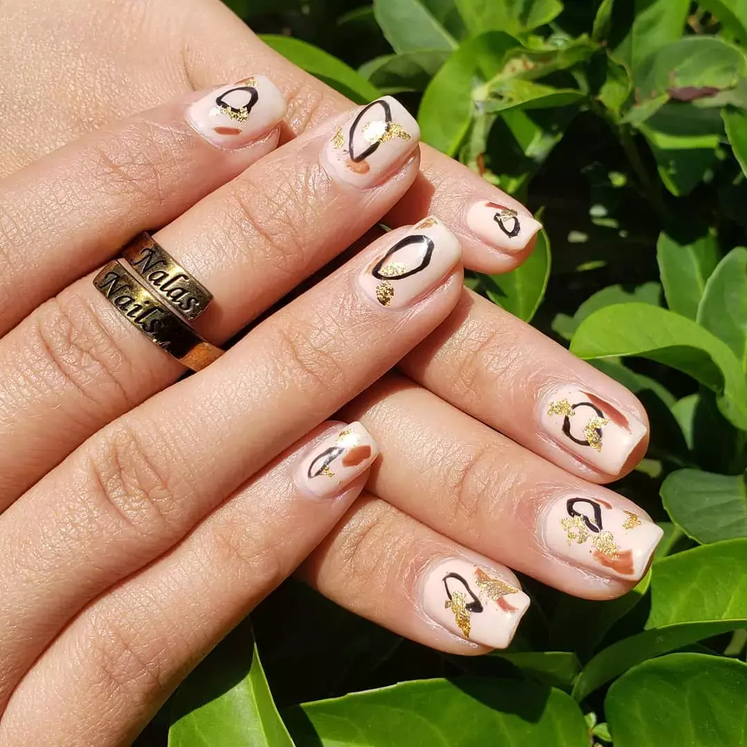 Abstract Nail Art