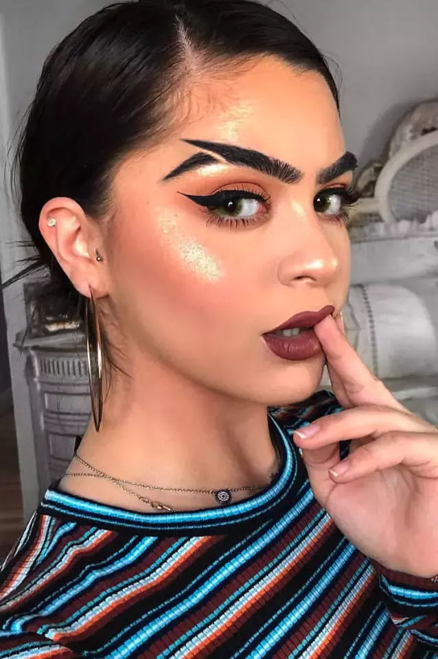 Fishtail Brows