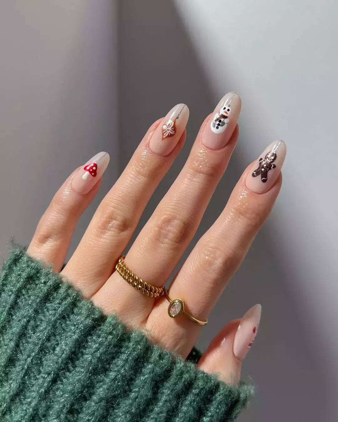 Holiday Icon Nails