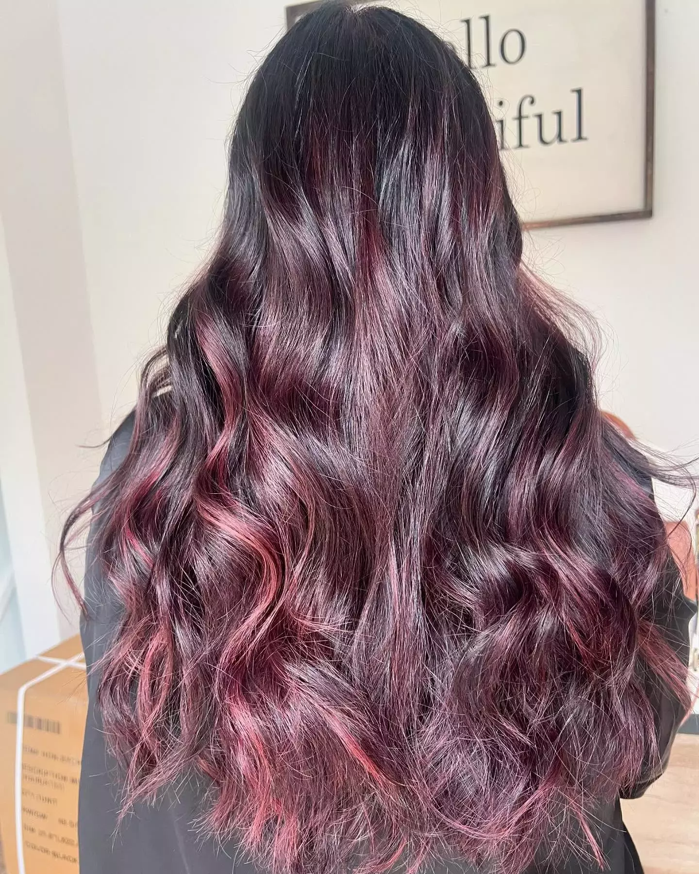 Rich Mahogany Waves With Subtle Volume