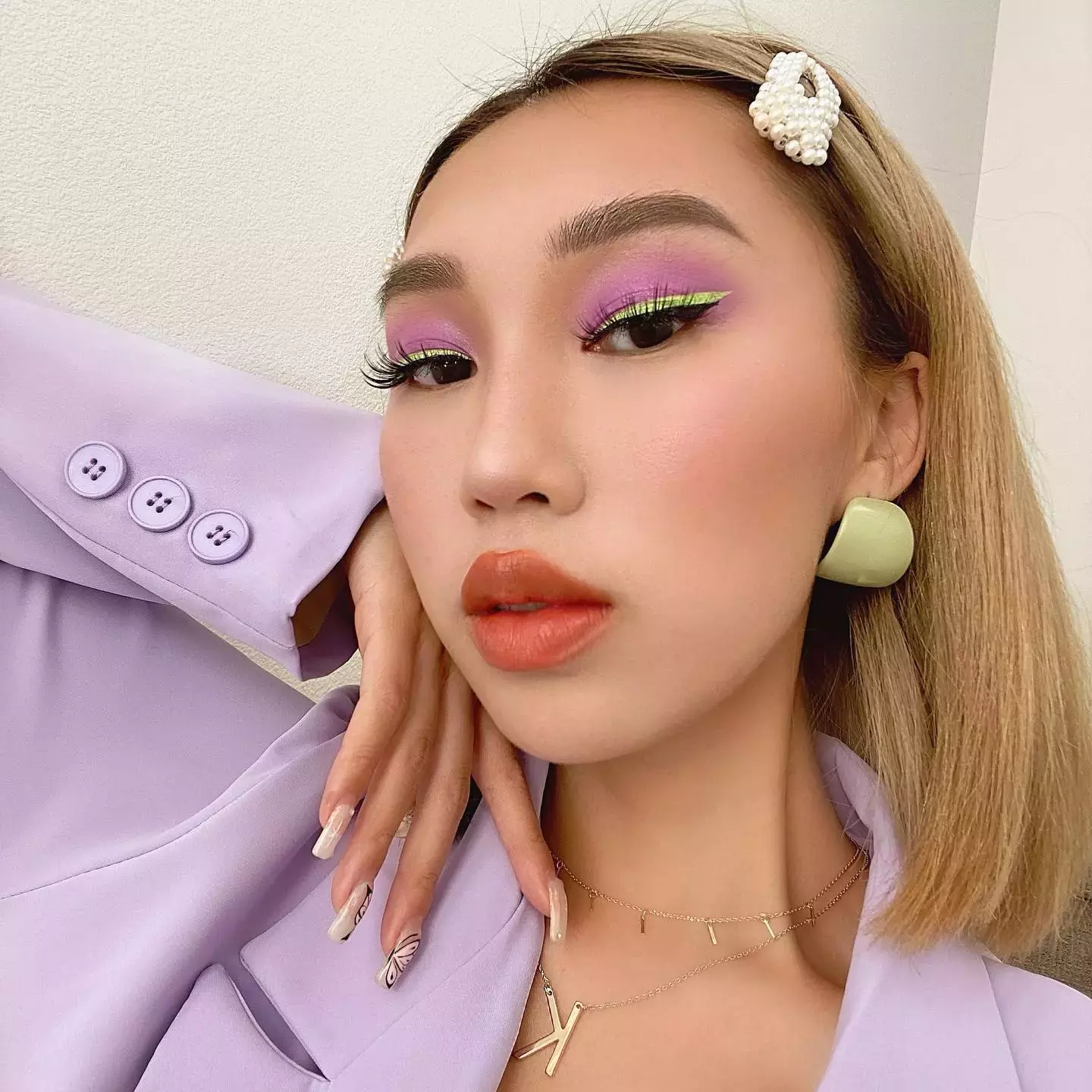 This Neon Makeup Trend For Winter