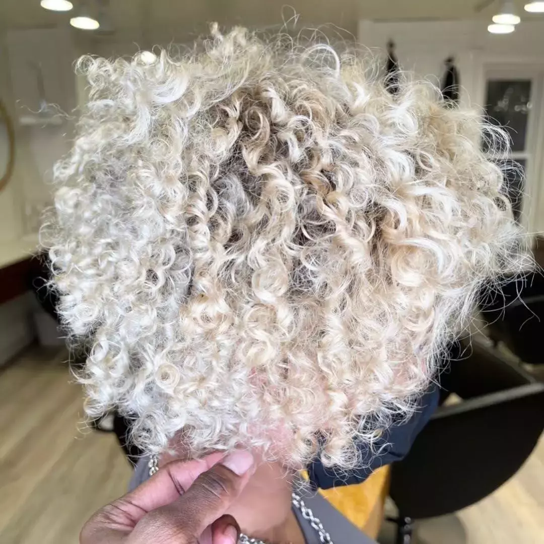 Champagne Blonde