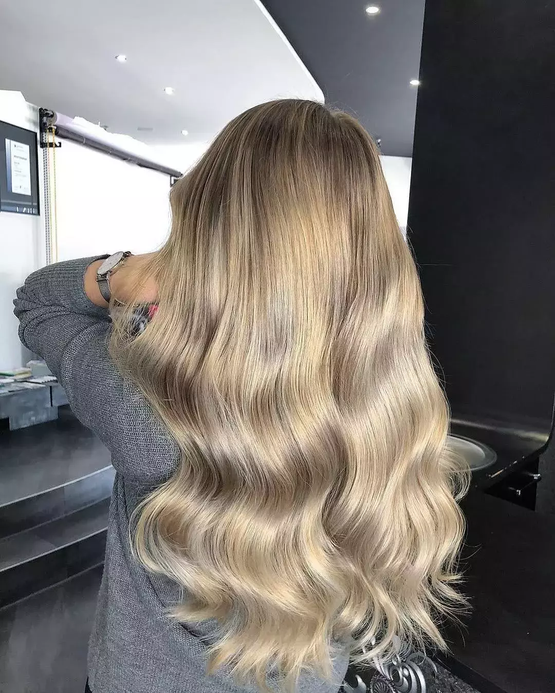 Champagne Blonde Balayage