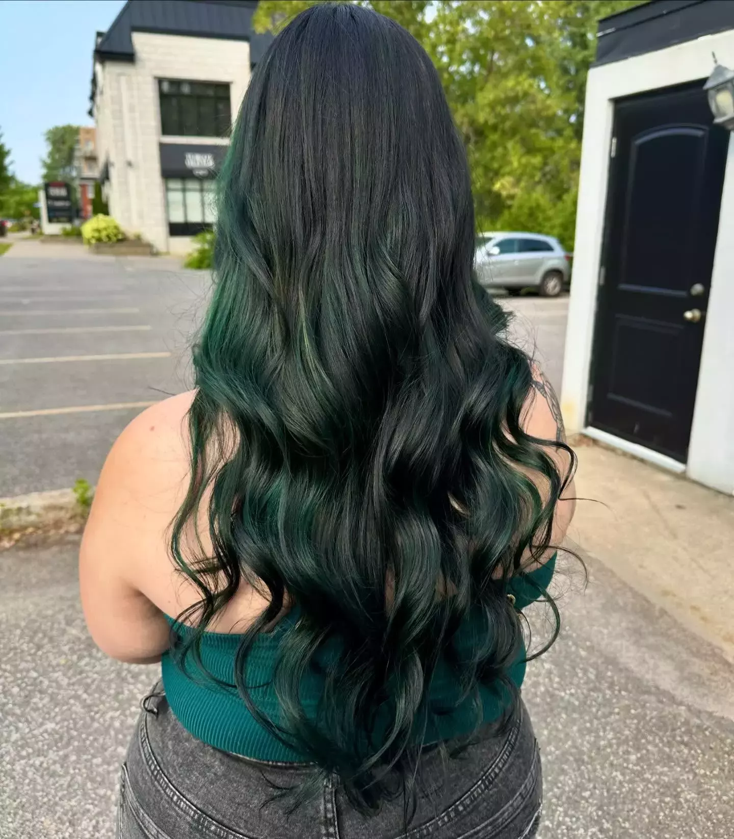 Dark Emerald Waves