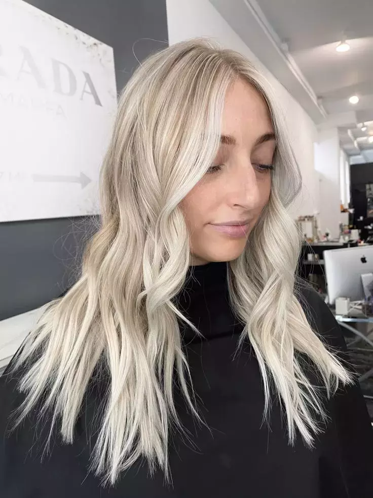 Icy Blonde Money Piece