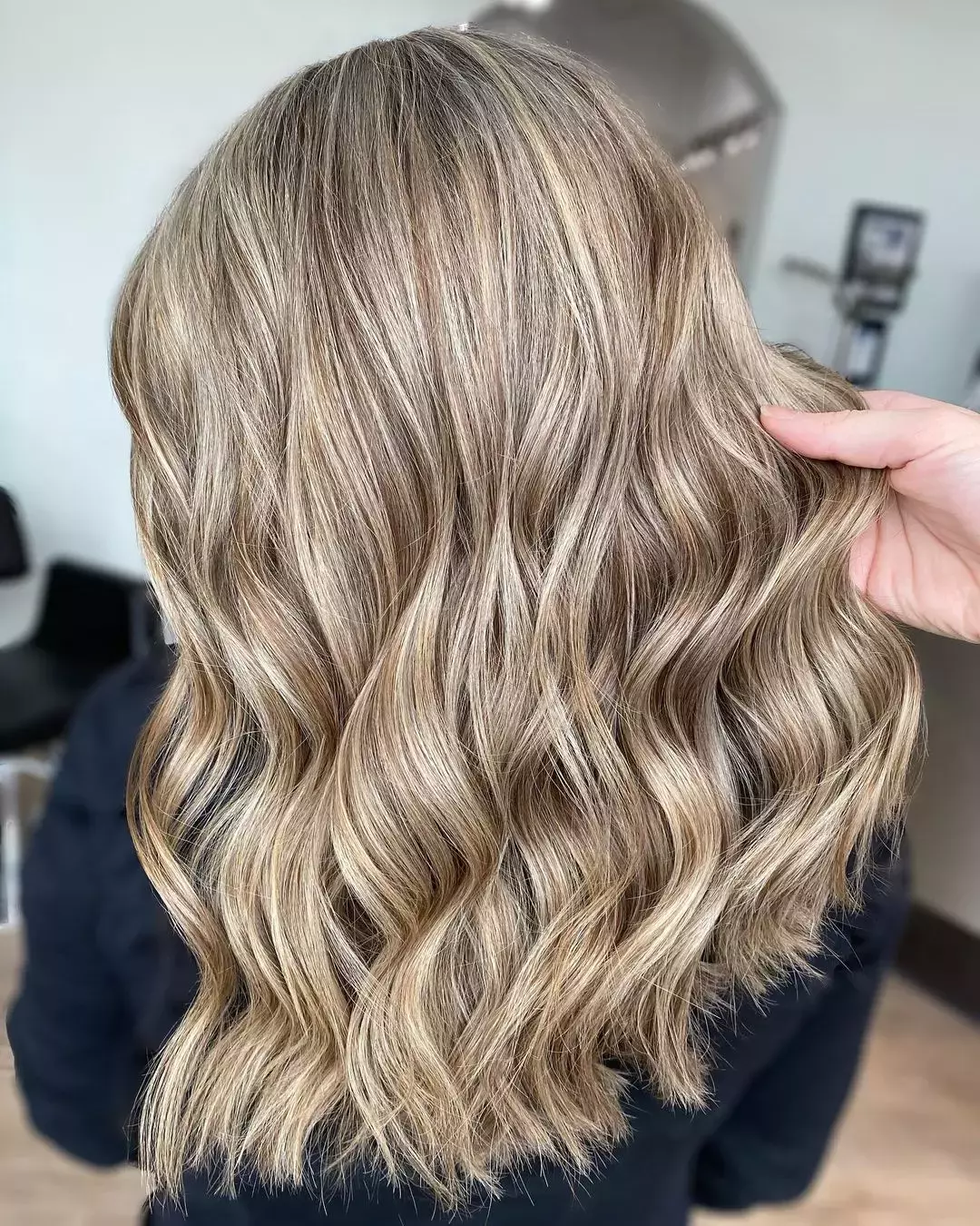 Pearl Blonde With Honey Highlights