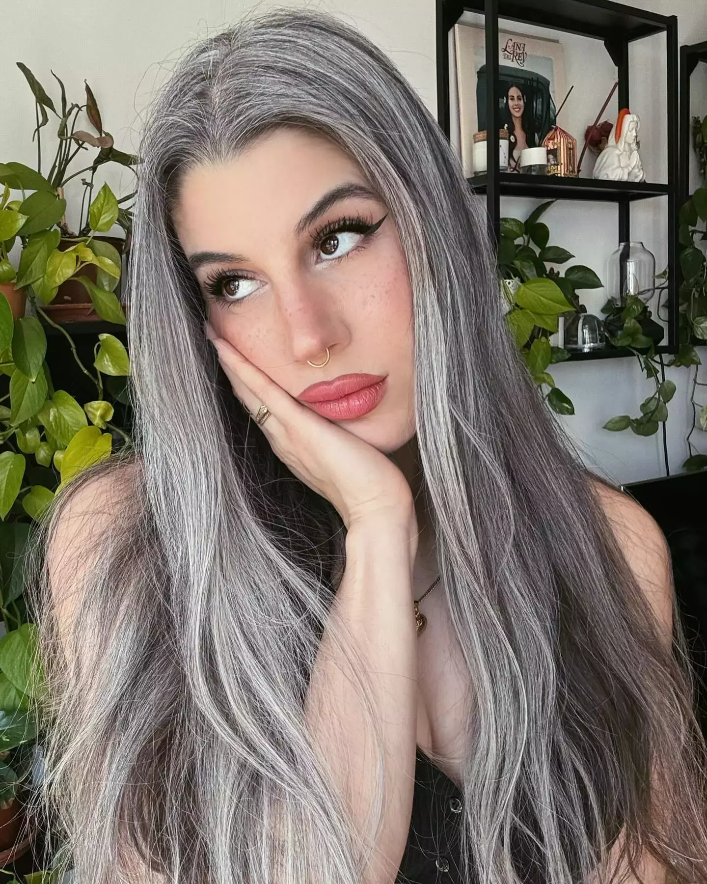 Silver Highlights With A Deep Part