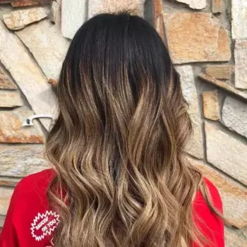 Layered Hairstyle With Soft Waves